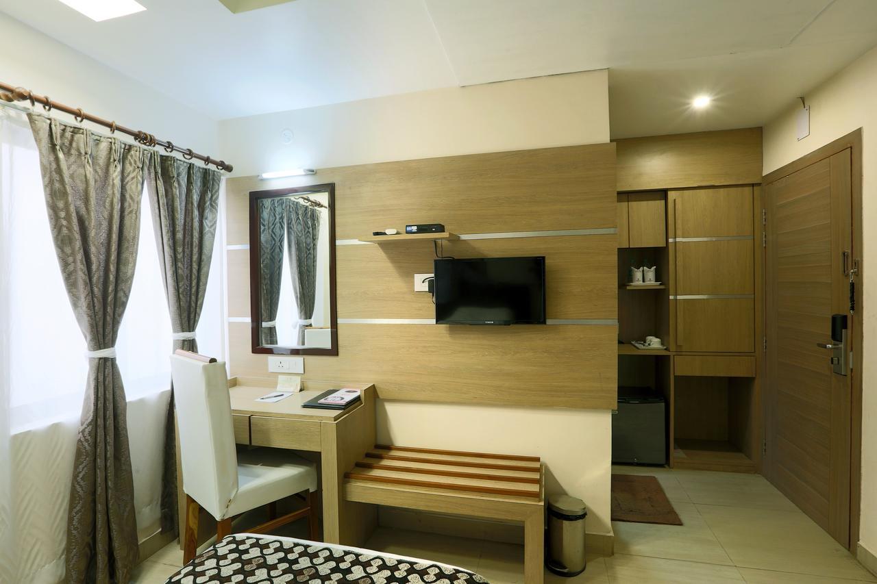 Hotel Sj International Guwahati Eksteriør bilde